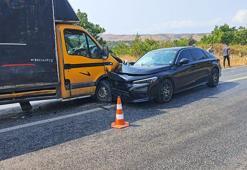 Bursa’da otomobil ile kamyonet kafa kafaya çarpıştı; 6 yaralı