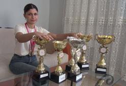 Sokaklarda antrenman yapan Ayşe'nin hedefi Fenerbahçe ve olimpiyatlar