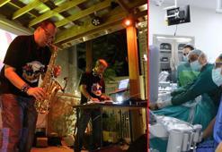 Doktorların kurduğu müzik grubu, doğa ve can dostları için sahne alıyor