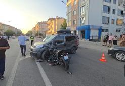 Elazığ’da motosiklet, hafif ticari araca çarptı: 3 yaralı