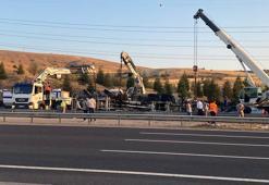 Beton mikseri otomobilin üzerine devrildi; 6 yaralı