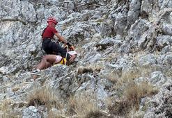 Yamaç paraşütündekiler kayalıklara düştü; 5 saatte kurtarıldılar