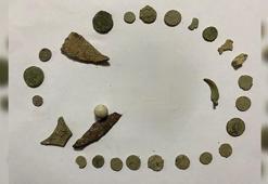 İnegöl’de durdurulan otomobilde 27 sikke ele geçirildi