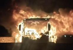 Hatay'da yolcu otobüsü alev alev yandı; o anlar kamerada