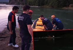 Çayda avlanırken mahsur kalan 2 balıkçı kurtarıldı; o anlar kamerada