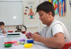 Özel öğrenciler, bu okuldaki eğitimle hayata sarılıyor