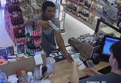 Kurusıkı tabancayla büfe soyan şüpheli adliyede