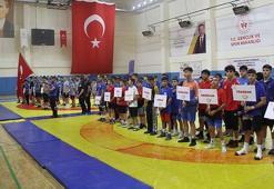 Anadolu Yıldızlar Ligi Türkiye Güreş Şampiyonası, Kula'da başladı