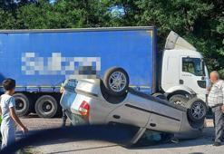 Sağlık görevlisi, kazazede çocuğu muayene eldiveniyle balon yaparak sakinleştirdi