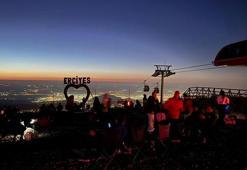 Erciyes'te 2 bin 650 metre yükseklikte meteor yağmuru