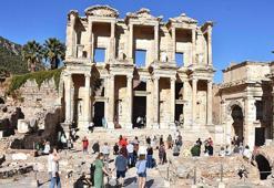 İzmir'i, ilk 7 ayda 1 milyon 79 bin 389 yabancı ziyaretçi ağırladı