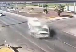 Ambulansla otomobilin çarpıştığı ölümlü kaza kamerada