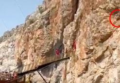 3 gündür kayalıkta mahsur olan keçiyi tekneciler kurtardı