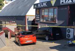 Düğün salonu sahibi ile kiracılar arasında silahlı kavga; 4 yaralı