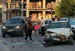 Cipiyle kavga ettiği eşinin otomobiline çarpıp hurdaya çevirdi