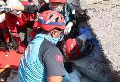 Antalya'da deprem tatbikatı gerçeğini aratmadı