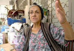 Avcılar'da ev sahibinin eşyalarını sokağa attığı kadın otele yerleştirildi