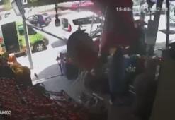 Büyükçekmece'de şiddetli rüzgar manavın şemsiyelerini uçurdu