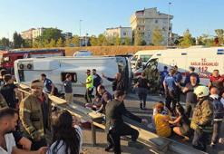 Ümraniye'de servis midibüsü devrildi: 8 yaralı