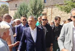 Özgür Özel: Kimsenin verdiği oy için özür dilemesine gerek yok