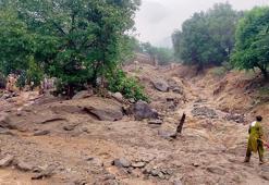 Pakistan'da meydana gelen sellerde hayatını kaybedenlerin sayısı 330'a yükseldi