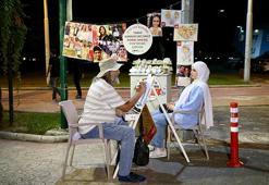 Kültürpark’ta aynı ağacın altında 55 yıldır karikatür çiziyor