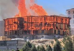 Ahşap lojman, yalıtım yapılırken yanmış