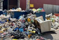 İzmir'de çöp yığınları oluştu
