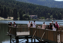 Gölcük Tabiat Parkı'nda hafta sonu yoğunluğu