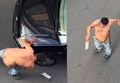 Üsküdar’da satırla park halindeki araçlara zarar veren kişi kamerada