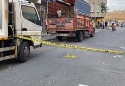 Avcılar'da komşular arasında 'yan baktın' kavgası: 1 ölü