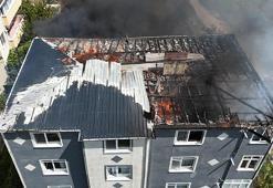 3 katlı binanın çatı katı yandı
