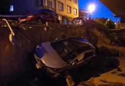 Sancaktepe'de yokuşta kayan cip apartman boşluğuna düştü