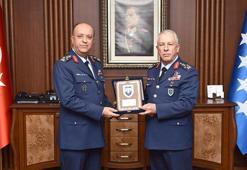 Muharip Hava Kuvveti Komutanlığı'nda devir teslim töreni