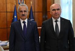 Bakan Uraloğlu, Romanya Başbakanı Bolojan ile bir araya geldi