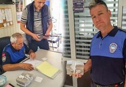 Yolda bulunan 100 bin lira sahibine teslim edildi