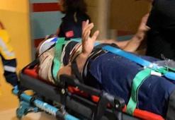 Devrilen traktörün sürücüsü ağır yaralandı