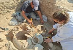 Beçin Kalesi'nde 3 bin yıllık kremasyon mezarlar bulundu