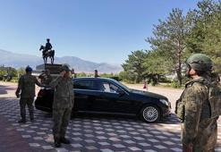 Kara Kuvvetleri Komutanı Orgeneral Tokel, karargahlarda incelemelerde bulundu