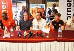 Kayserispor Teknik Direktörü Markus Gisdol ve futbolcular, taraftarlarla buluştu