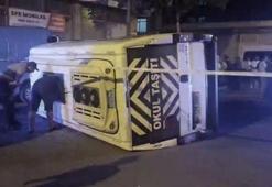 Sultanbeyli'de otomobil ile servis minibüsü çarpıştı: 10 yaralı