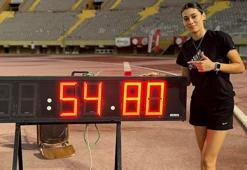 Özel milli sporcu Aysel Önder’den dünya rekoru