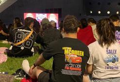 Ankara'da sinemaseverler açık hava sinemasında bir araya geldi