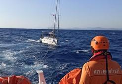 Datça ilçesi açıklarında sürüklenen tekne kurtarıldı