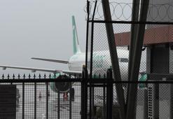 Motoru arızalanınca acil iniş yapan uçakta kapsamlı inceleme