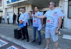 İzmir'de Konak Belediyesi memurlarından iş bırakma eylemi