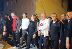 Özgür Özel Zafer Yolu yürüyüşüne katıldı