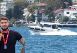 İstanbul Boğazı'nda yüzme yarışında kaybolan Rus yüzücüyü arama çalışmaları sürüyor