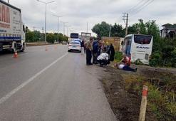 Otobüsün kamyonete branda çekenlere çarptığı kazada ölü sayısı 2’ye çıktı; olay kamerada
