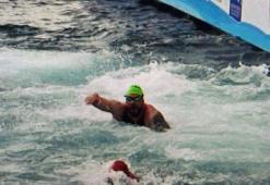 Rus yüzücünün yarış başlamadan önceki görüntüleri